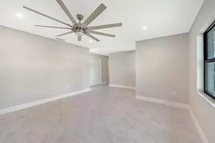 923 69th St NW, Bradenton, FL 34209 - Photo 8