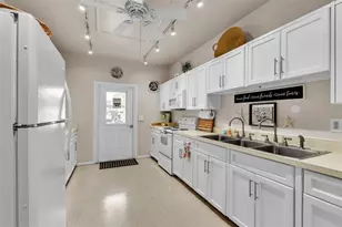 3215 Mercer Rd, Bradenton, FL 34207 - Photo 48