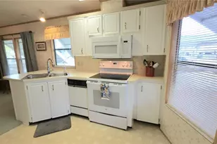 3275 26th Ave E, Bradenton, FL 34208 - Photo 18