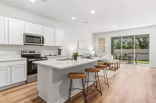 4060 Gold Dust Ln, Sarasota, FL 34243 - Photo 8