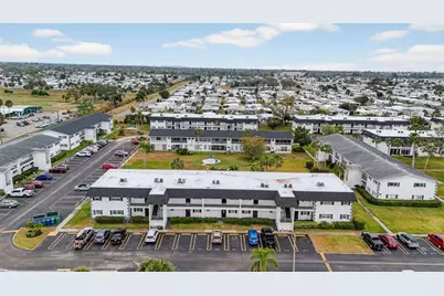 102 46th Avenue Terrace W #402, Bradenton, FL 34207 - Photo 2