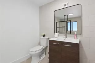 2239 Worrington St, Sarasota, FL 34231 - Photo 14