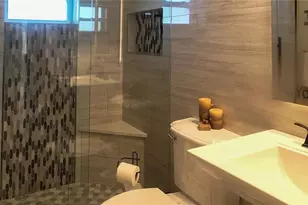 3567 65th Ave Cir E, Sarasota, FL 34243 - Photo 30