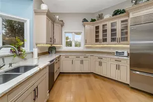 746 Eagle Point Dr, Venice, FL 34285 - Photo 24