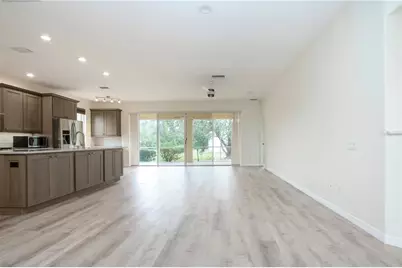 8419 Whispering Woods Court, Lakewood Ranch, FL 34202 - Photo 10