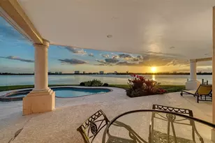 376 W Royal Flamingo Dr, Sarasota, FL 34236 - Photo 4