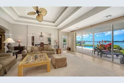 376 West Royal Flamingo Drive, Sarasota, FL 34236 - Photo 8