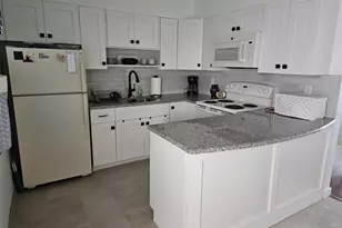 33 S Gulfstream Ave, Sarasota, FL 34236 - Photo 4