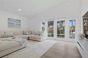 4939 Commonwealth Dr, Sarasota, FL 34242 - Photo 12