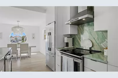 4939 Commonwealth Drive, Sarasota, FL 34242 - Photo 10