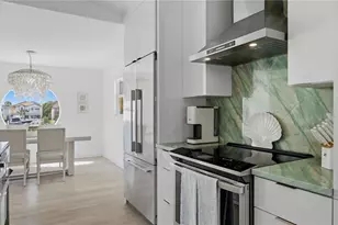 4939 Commonwealth Dr, Sarasota, FL 34242 - Photo 10