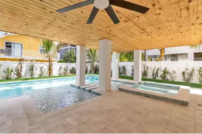 2215 Avenue C, Bradenton Beach, FL 34217 - Photo 4