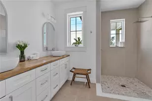 2215 Avenue C, Bradenton Beach, FL 34217 - Photo 54