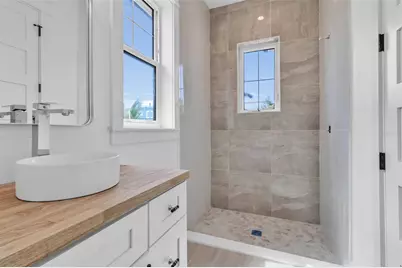 2215 Avenue C, Bradenton Beach, FL 34217 - Photo 26