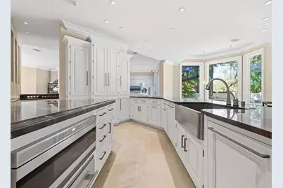 1655 South Drive, Sarasota, FL 34239 - Photo 14