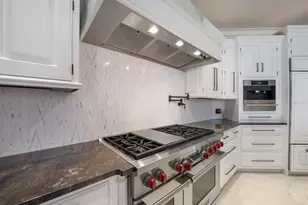 1655 South Dr, Sarasota, FL 34239 - Photo 16