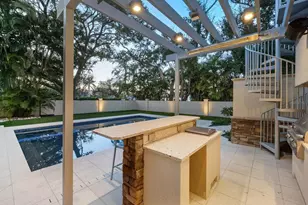1655 South Dr, Sarasota, FL 34239 - Photo 56