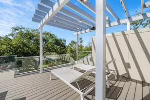 1655 South Dr, Sarasota, FL 34239 - Photo 44