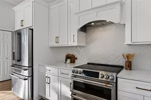 2571 Dick Wilson Dr, Sarasota, FL 34240 - Photo 20