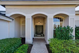 2571 Dick Wilson Dr, Sarasota, FL 34240 - Photo 4