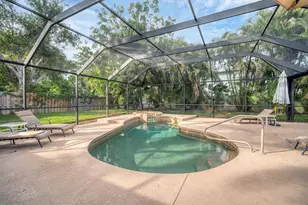 416 Sunset Dr, Venice, FL 34285 - Photo 2