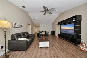 4689 Oak Forest Dr E, Sarasota, FL 34231 - Photo 12