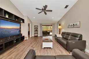 4689 Oak Forest Dr E, Sarasota, FL 34231 - Photo 8