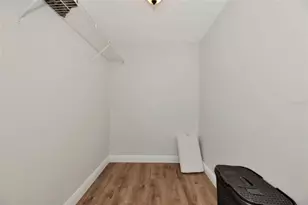 4689 Oak Forest Dr E, Sarasota, FL 34231 - Photo 24