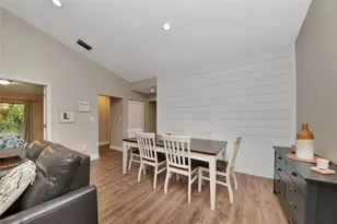 4689 Oak Forest Dr E, Sarasota, FL 34231 - Photo 6