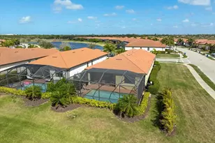 10209 Fiddlewood Dr, Venice, FL 34293 - Photo 4