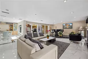 1749 Sandalwood Dr, Sarasota, FL 34231 - Photo 8