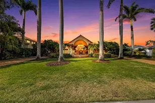 1749 Sandalwood Dr, Sarasota, FL 34231 - Photo 2