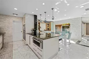 1749 Sandalwood Dr, Sarasota, FL 34231 - Photo 20