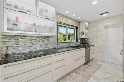 1749 Sandalwood Drive, Sarasota, FL 34231 - Photo 16