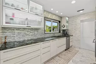 1749 Sandalwood Dr, Sarasota, FL 34231 - Photo 16