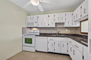 245 Center Rd, Venice, FL 34285 - Photo 8
