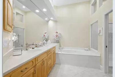 7623 Whitebridge Glen, University Park, FL 34201 - Photo 16