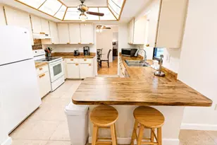 1526 Georgetowne Ln, Sarasota, FL 34232 - Photo 4