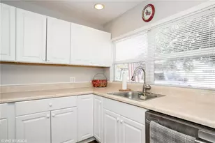 1813 5th St W, Palmetto, FL 34221 - Photo 10