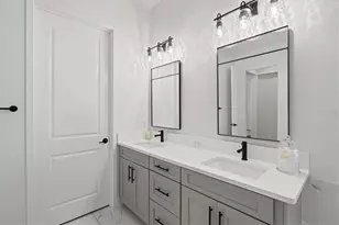 6152 Lungo Lago Dr, Sarasota, FL 34241 - Photo 34