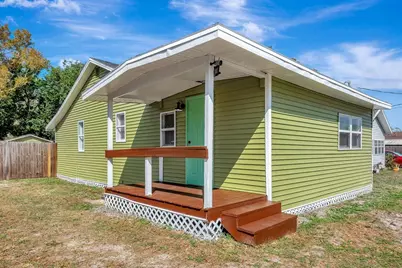 3016 17th Street E, Bradenton, FL 34208 - Photo 1