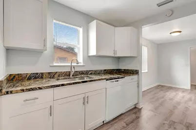 3016 17th Street E, Bradenton, FL 34208 - Photo 10