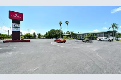 7150 N Tamiami Trail #S-612, Sarasota, FL 34243 - Photo 10