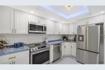 101 S Gulfstream Avenue #15B, Sarasota, FL 34236 - Photo 12