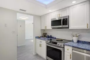 101 S Gulfstream Ave, Sarasota, FL 34236 - Photo 16