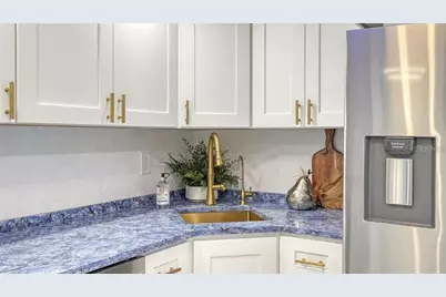 101 S Gulfstream Avenue #15B, Sarasota, FL 34236 - Photo 14