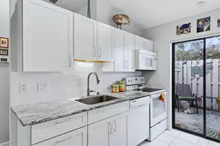 2927 61st St W, Bradenton, FL 34209 - Photo 12