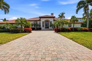 7637 Cove Terrace, Sarasota, FL 34231 - Photo 2