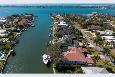 7637 Cove Terrace, Sarasota, FL 34231 - Photo 4