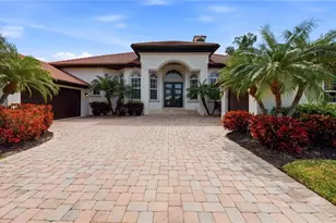 7637 Cove Terrace, Sarasota, FL 34231 - Photo 2